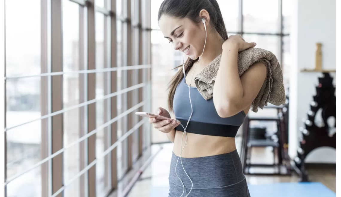 15 canciones que no pueden faltar en tu playlist de entrenamiento